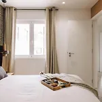 Apartment Demba - 2 Bedrooms And Office In Arroios Lissabon