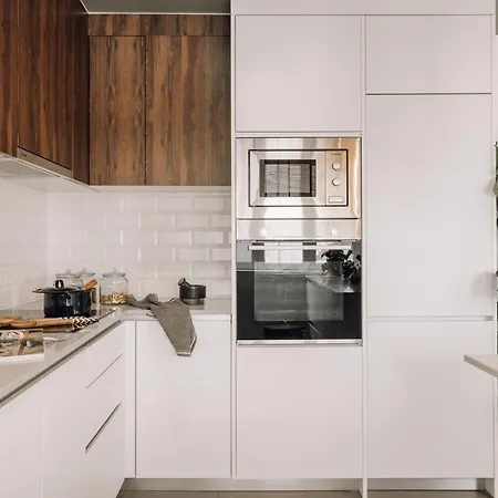 Demba - 2 Bedrooms And Office In Arroios *