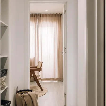 Demba - 2 Bedrooms And Office In Arroios * ליסבון