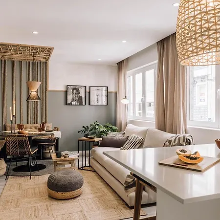 Demba - 2 Bedrooms And Office In Arroios דירה